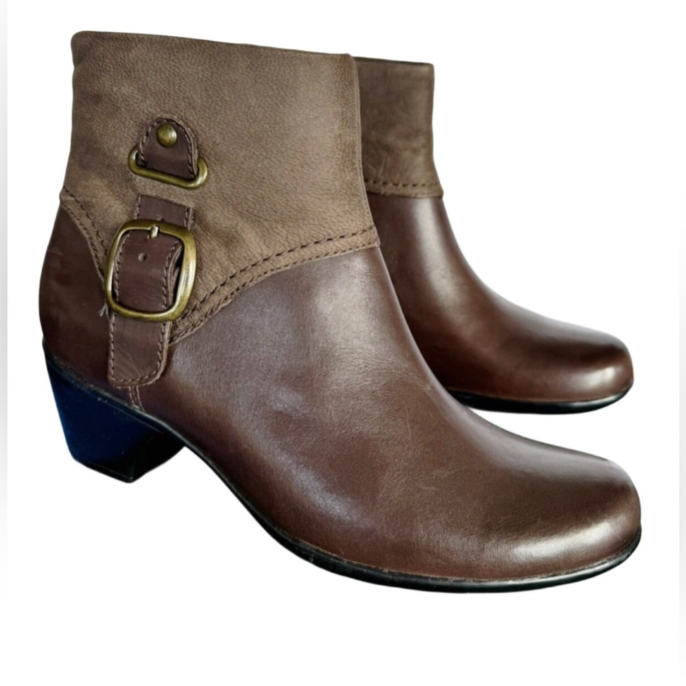 Clarks Christine Brown Leather Ankle Booties Size 7.5